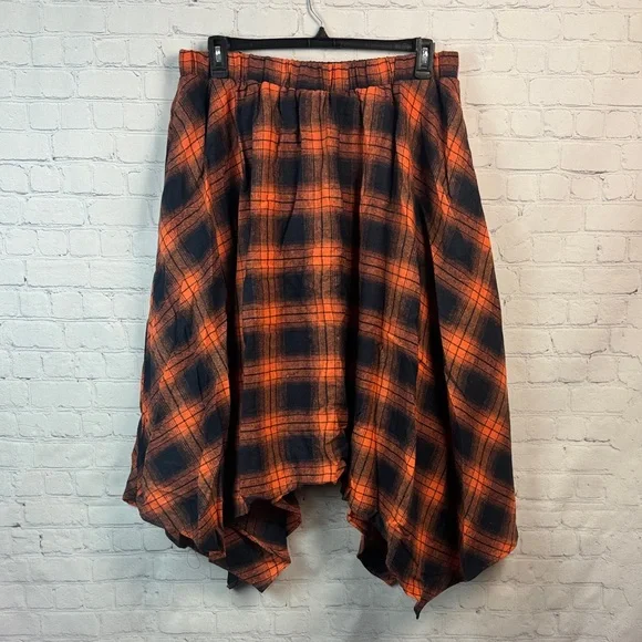 BloomChic Asymmetrical Plaid Flannel Skirt in Orange and Blue Plus Size 2X - Picture 2 of 6